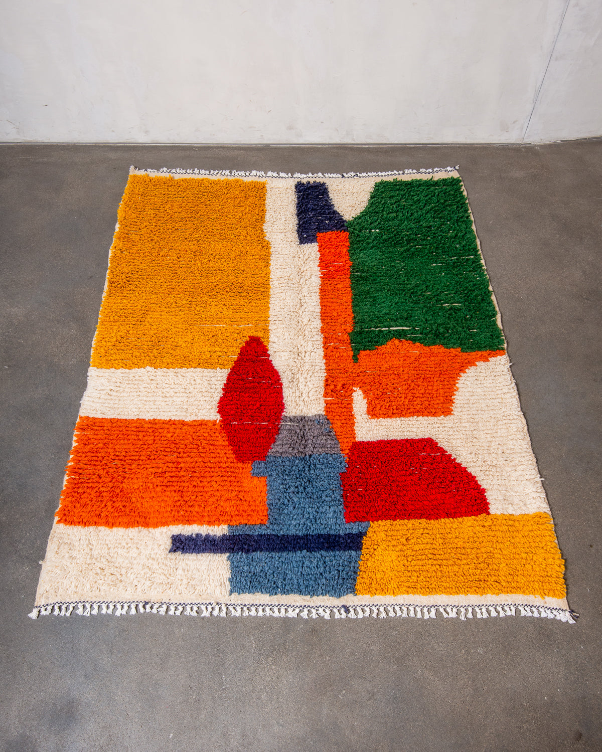 Modern designer handcrafted Berber rug from Morocco. Azilal rug with beautiful colours and patterns. Made of sheep’s wool and colourful cotton.